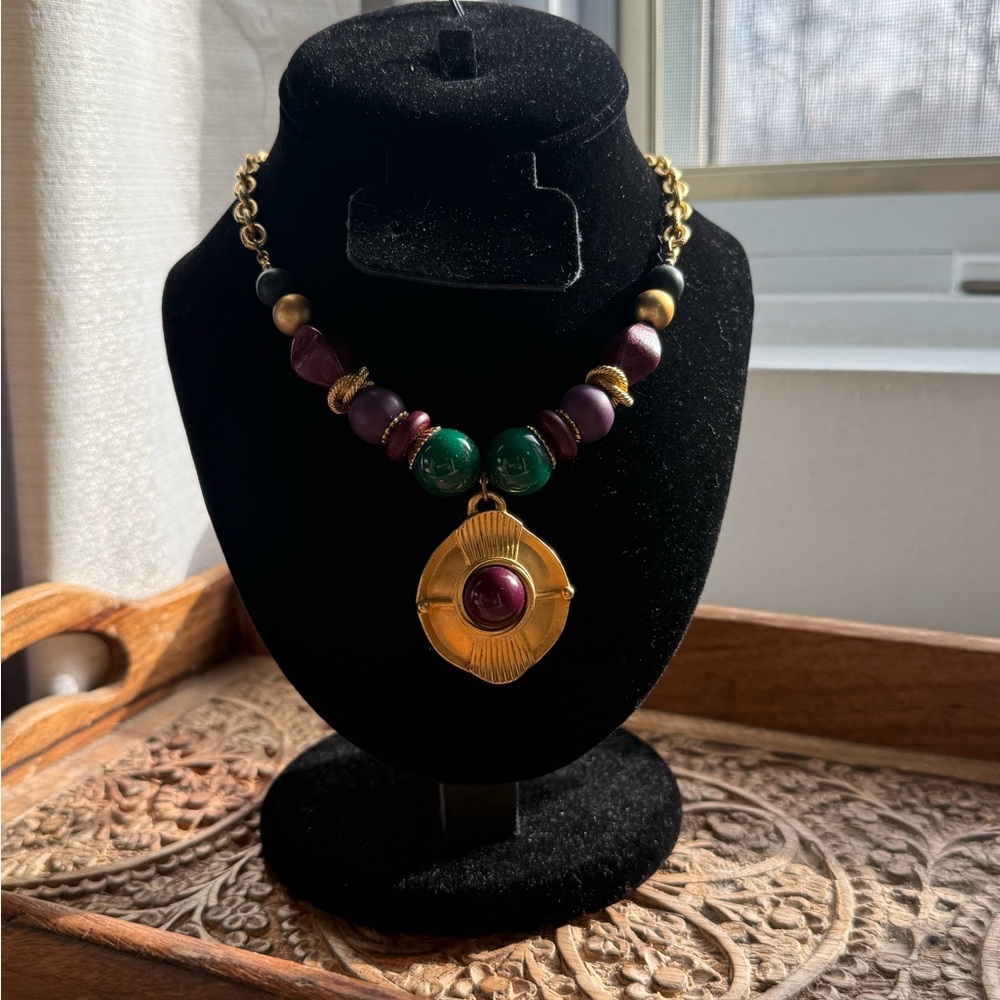 Medallion necklace